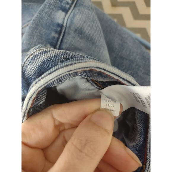 Edgely lightly Distressed Cropped Jeans 8 Normcore Classic Casual Preppy - Picture 5 of 6